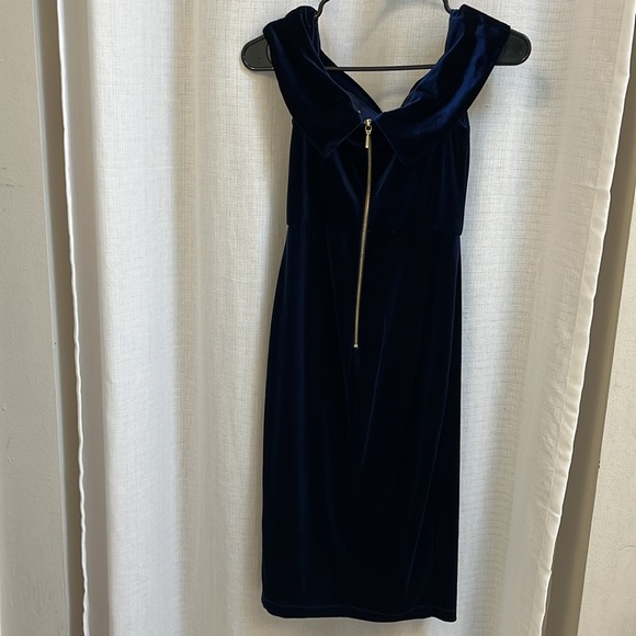 Premier Amour Velvet Short Sleeve Midi Sheath Dress Size 2 Slit - Picture 6 of 7